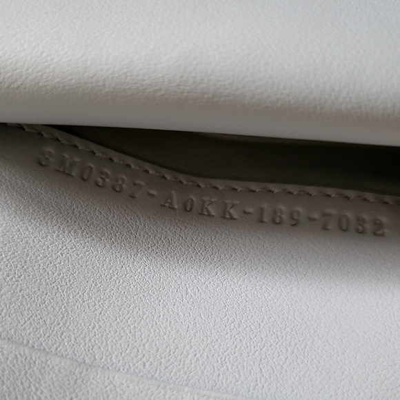 Fendi Gray Bifold Compact Leather Wallet - Picture 2 of 12